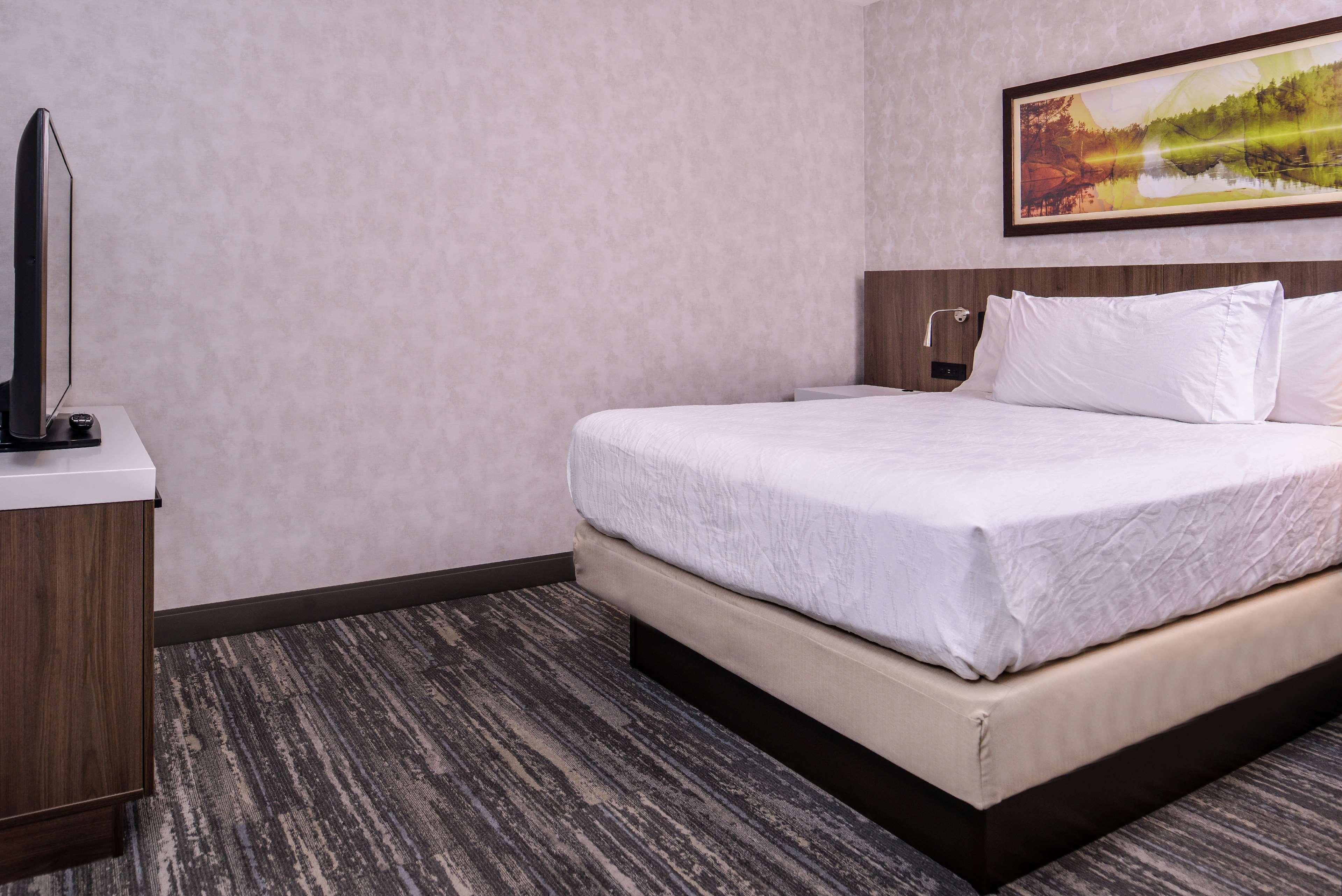 Hilton Garden Hotel 3*