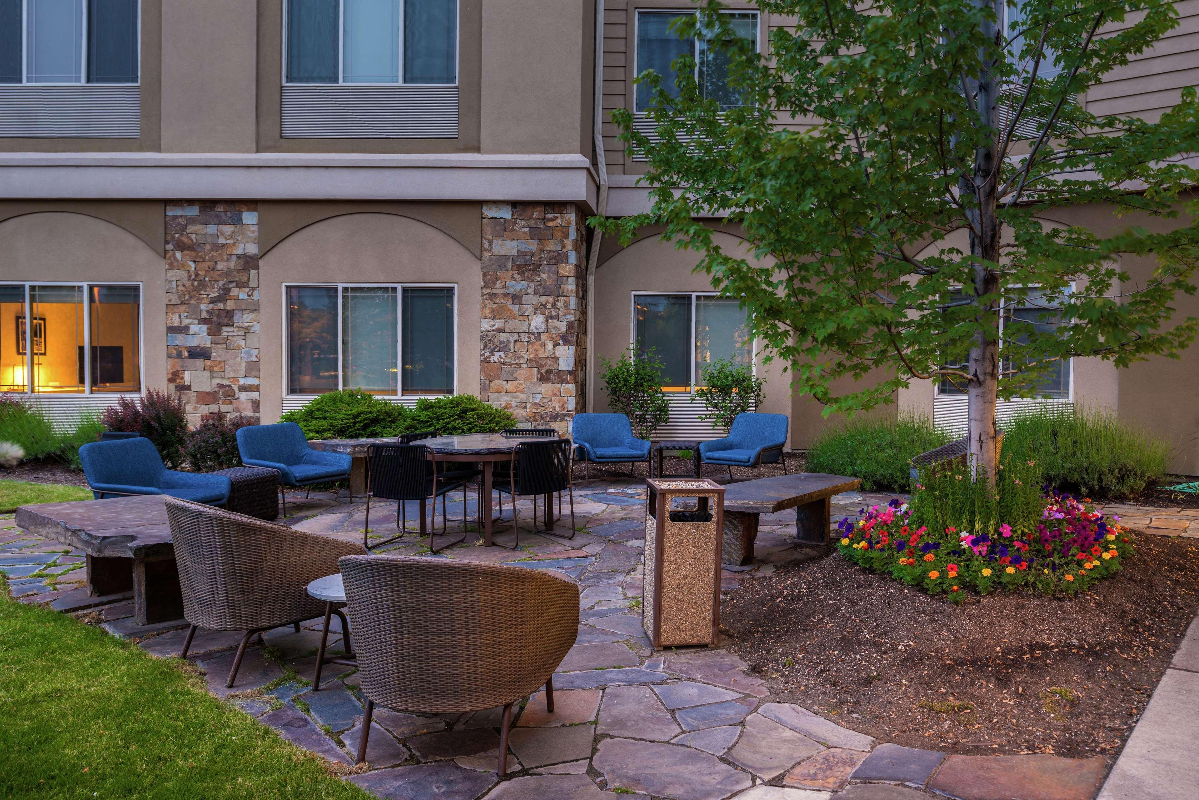 Hilton Garden 3*
