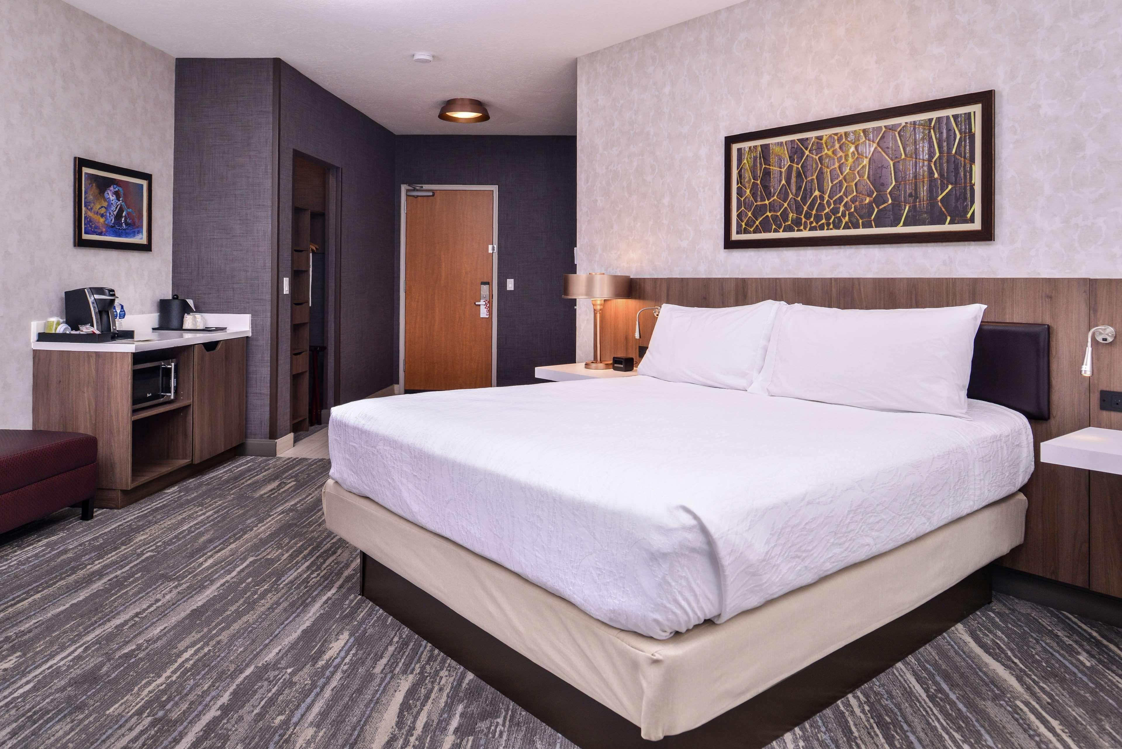 Hilton Garden Hotel 3*